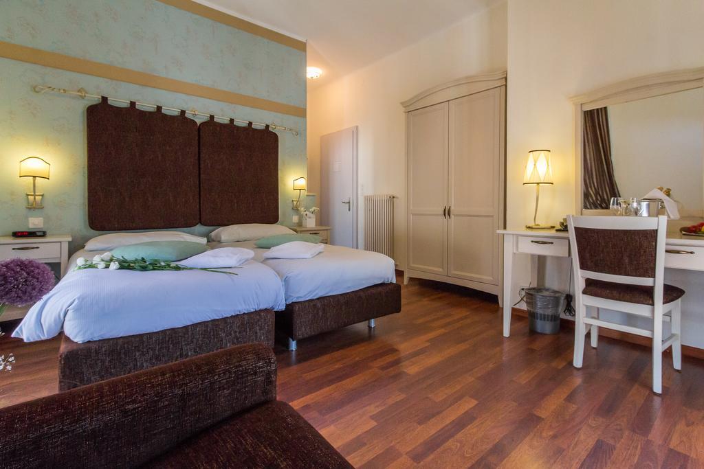 Hotel Riviera Melide Chambre photo